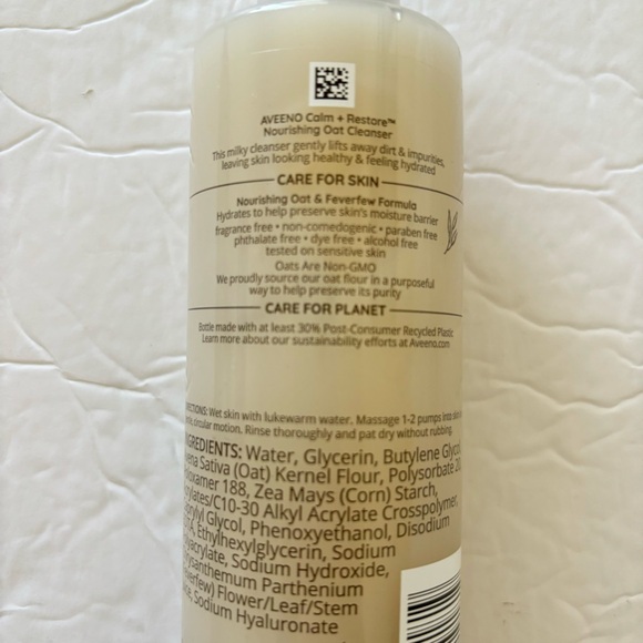 Aveeno Calm + Restore Nourishing Oat Cleanser for Sensitive Skin - 7.8oz - Picture 5 of 8